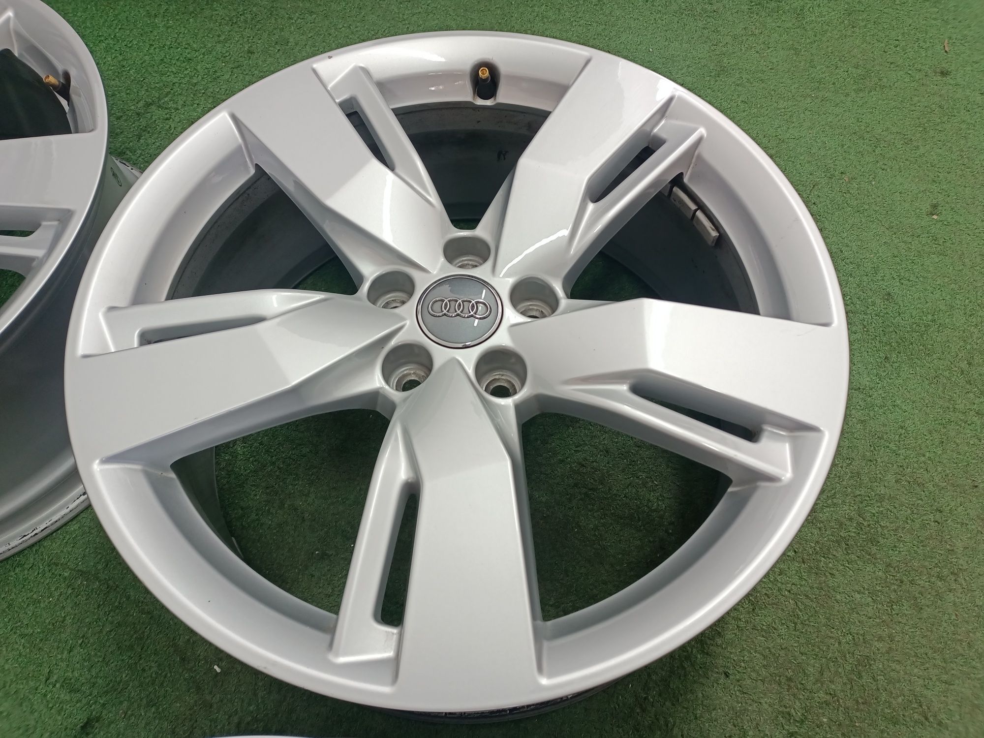 19 felgi 5x112 et39 Audi Q5 8A0 A4 B8 B9 A6 C6 C7 C8 A8 S-Line Wysyłka