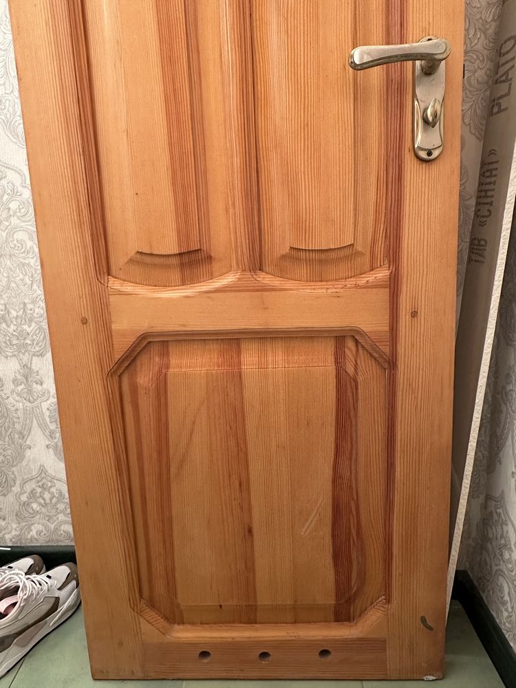 Деревянная дверь из сосны , полотно