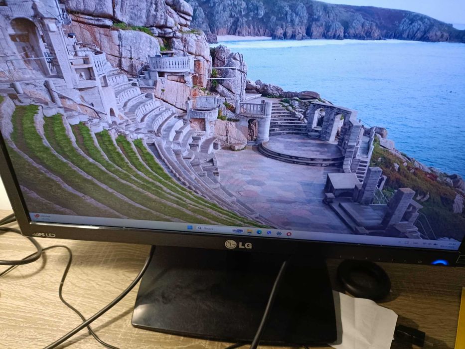 Монітор LG. Flatron 23 дюйма