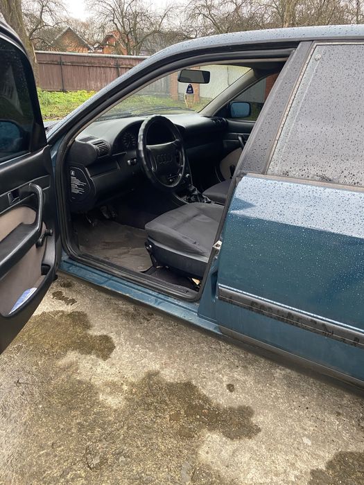 Ауді 2.3 бензин 1993 р