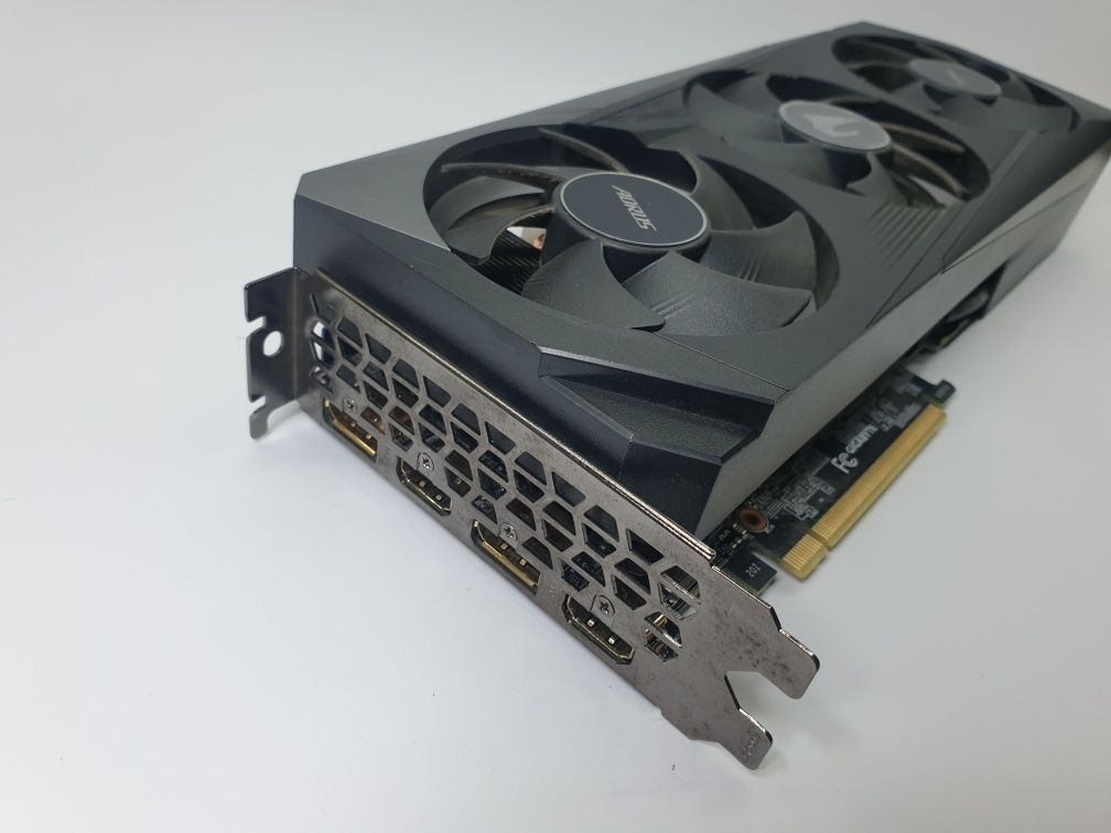 Видеокарта GEFORCE RTX 3060 12GB AORUS в идеальном состоянии