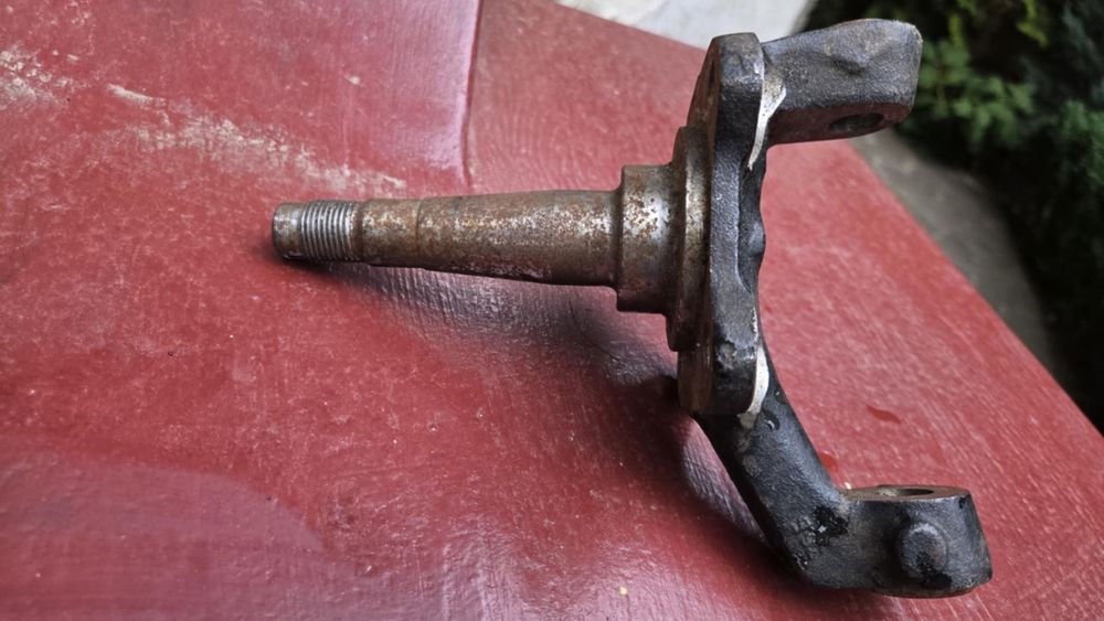 Цапфа (поворотный кулак) ВАЗ классика