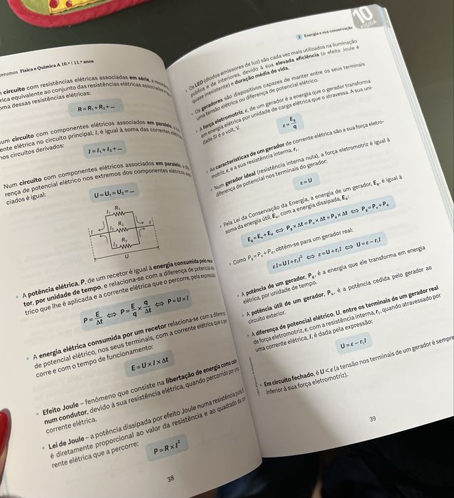 Livro de resumos para exame Física e Química 10/11° ano