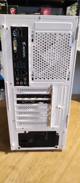 Komputer stacjonarny/gamingowy, Ryzen 5 5600, GTX 1070, 16 GB RAM, SSD