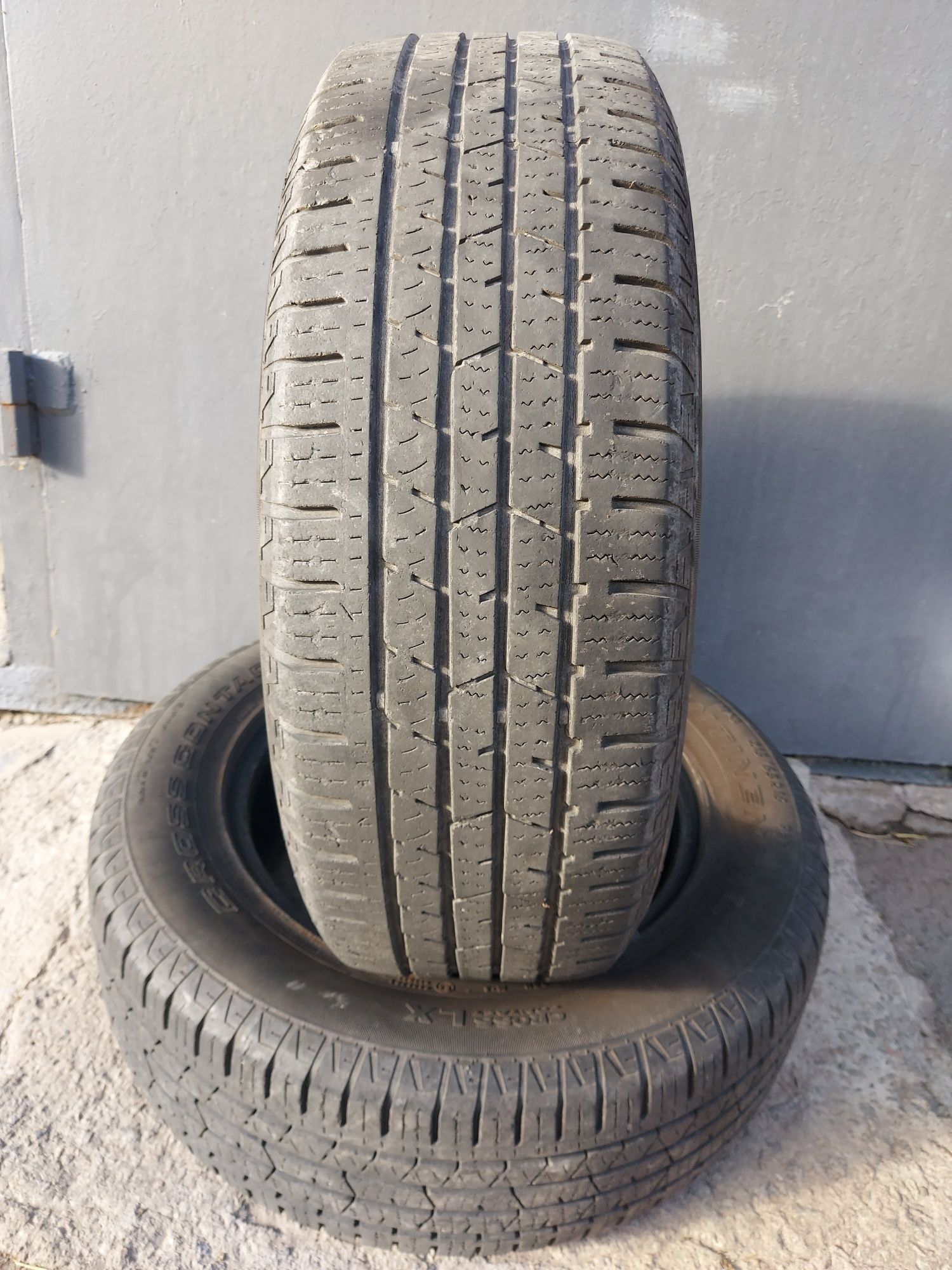 Шина Continental Cross Contakt LX R 16, протектор 5,5 ..