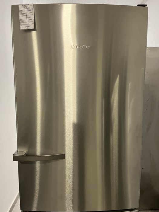 Холодильник Miele 190*70 привезений з ЄС