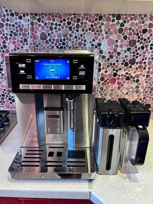 Кавова машина/кавомашинка Delonghi PrimaDonna Exclusive ESAM 6900