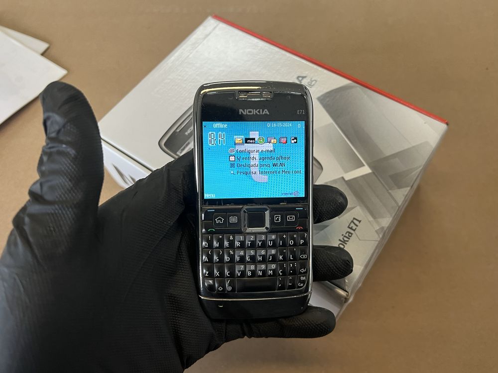 Nokia E71 com caixa e manuais