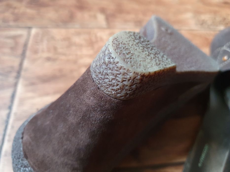 Buty damskie czółenka na koturnie Clara Barson 35