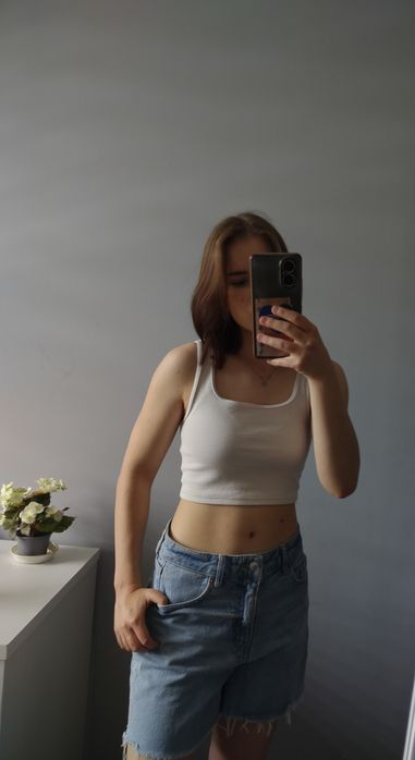 Biały krótki top