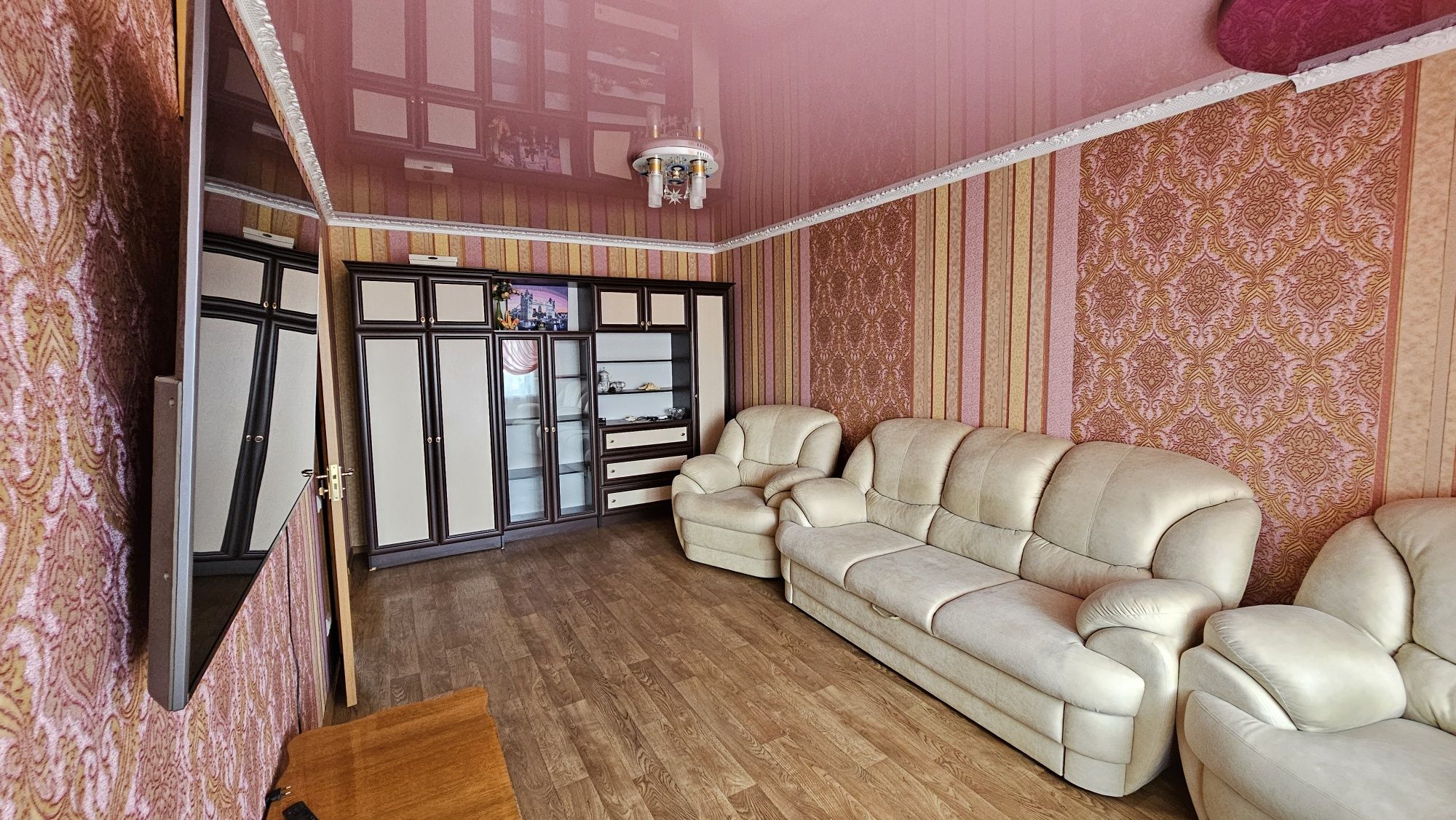 Продам 2к квартиру Жадова з ремонтом  та меблями
