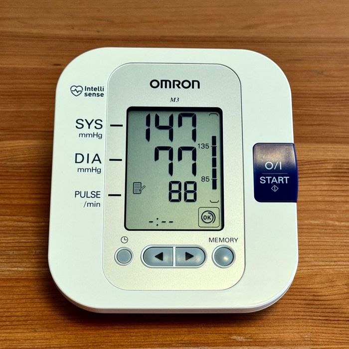 Ciśnieniomierz OMRON M3 IntelliSense