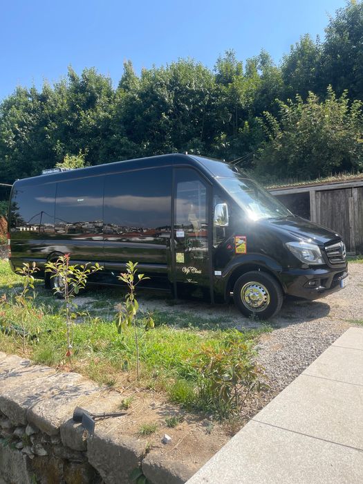 Aluguer de autocarros de turismo minibus