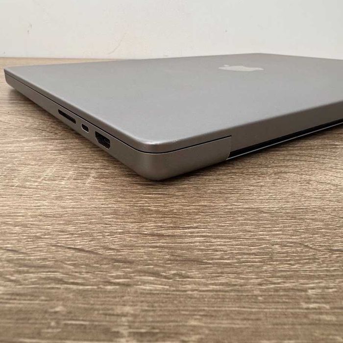Macbook Pro 16" 2021 M1 Pro / 32Gb DDR5 / SSD 512Gb акб:90% (M0915)