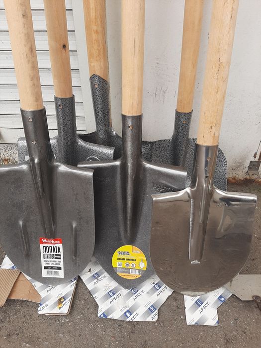 Лопати для копання городу