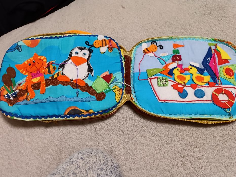 М'яка книжка іграшка