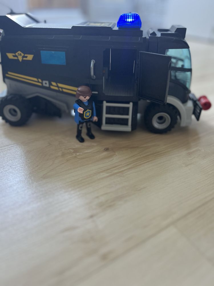 Zabawka wóz policyjny policja playmobil city action