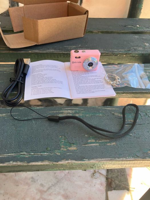 Mini câmara de vídeo e fotografia linda