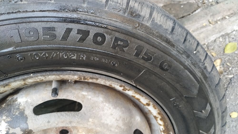 Продам диски r15 і дві шини