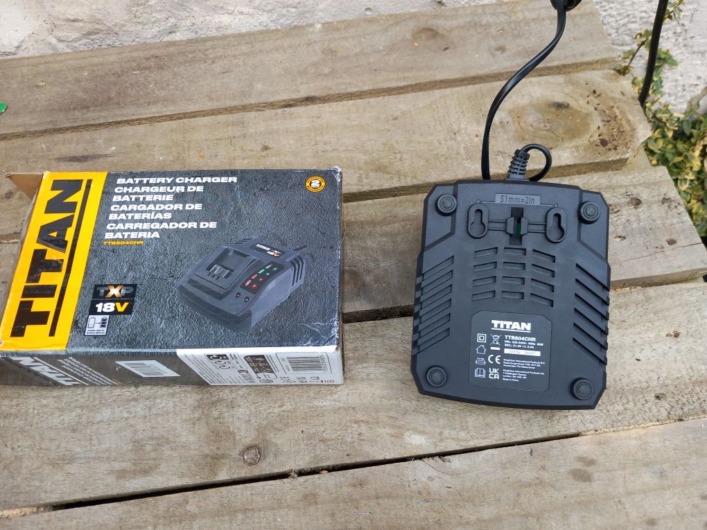 Ładowarka Titan 18V li-ion TXP standard