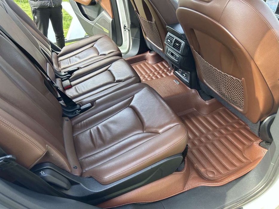 Audi  Q7  2.0 бензин  2019 року