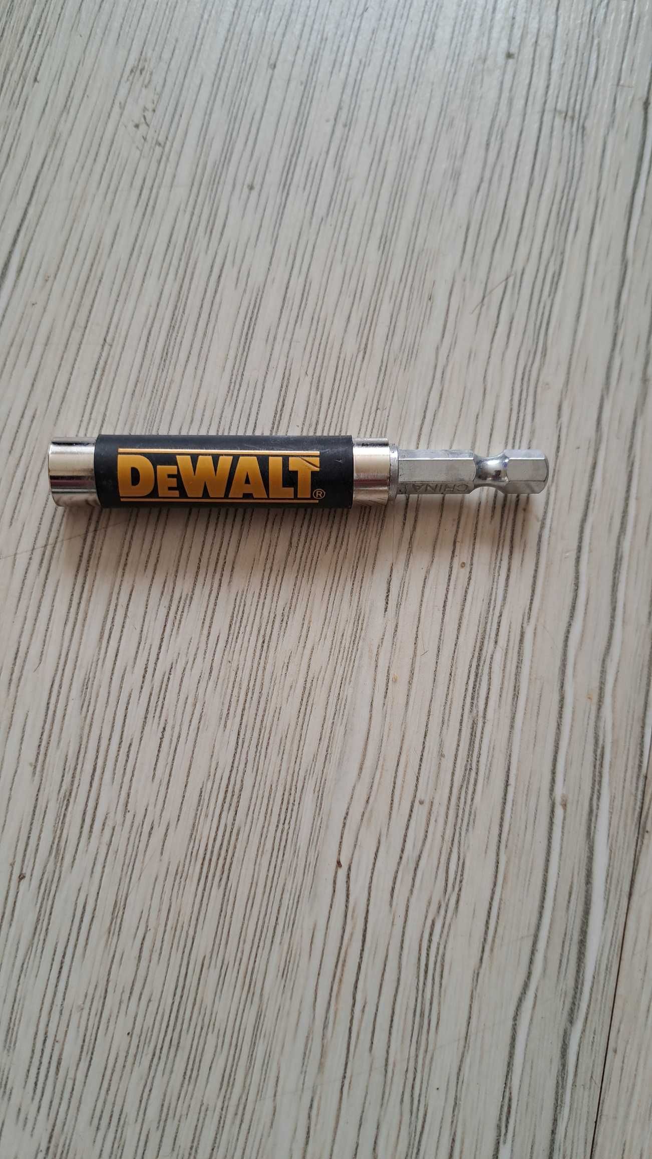 dewalt bit magnetyczny z prowadnicą 80mm