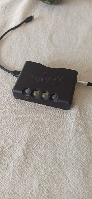 Chord Mojo 2  DAC + Meze 99 Classics