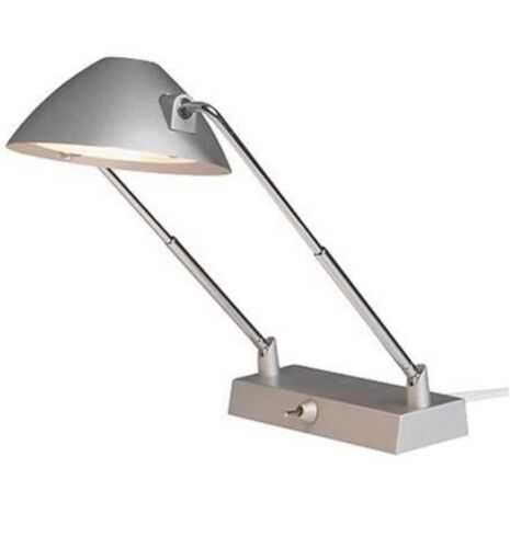 Lampa z Ikea, Magiker, na mebel.