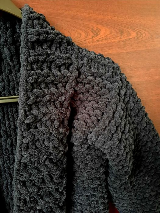 Дитячий кардиган з плюшевої пряжі ручної роботи