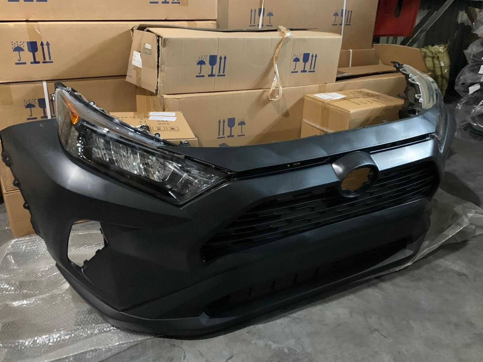 Toyota Rav 4  Крышка багажника 2019 2020 2021 67005-0R290