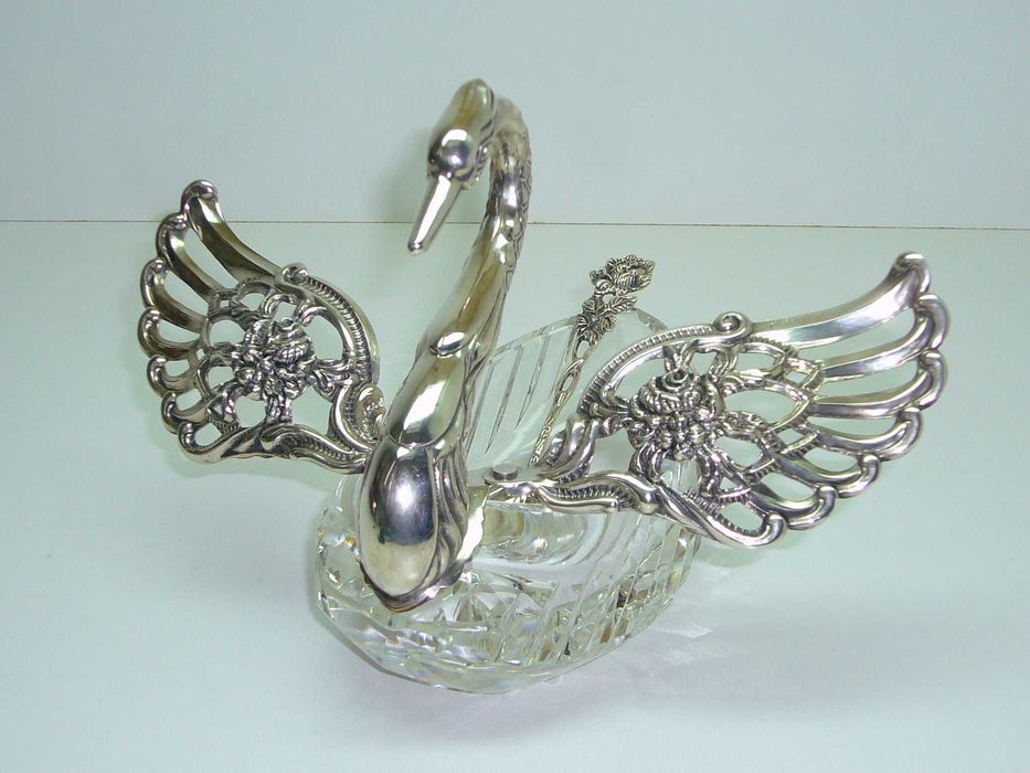 Srebrna cukiernica łabędż z łyżeczką srebro 835