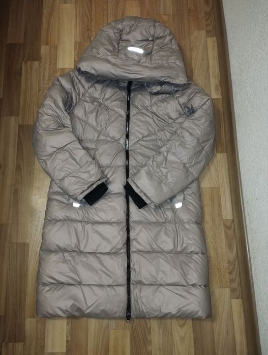 Зимова довга куртка,дуже тепла, на зріст 158-160 см, в чудовому стані