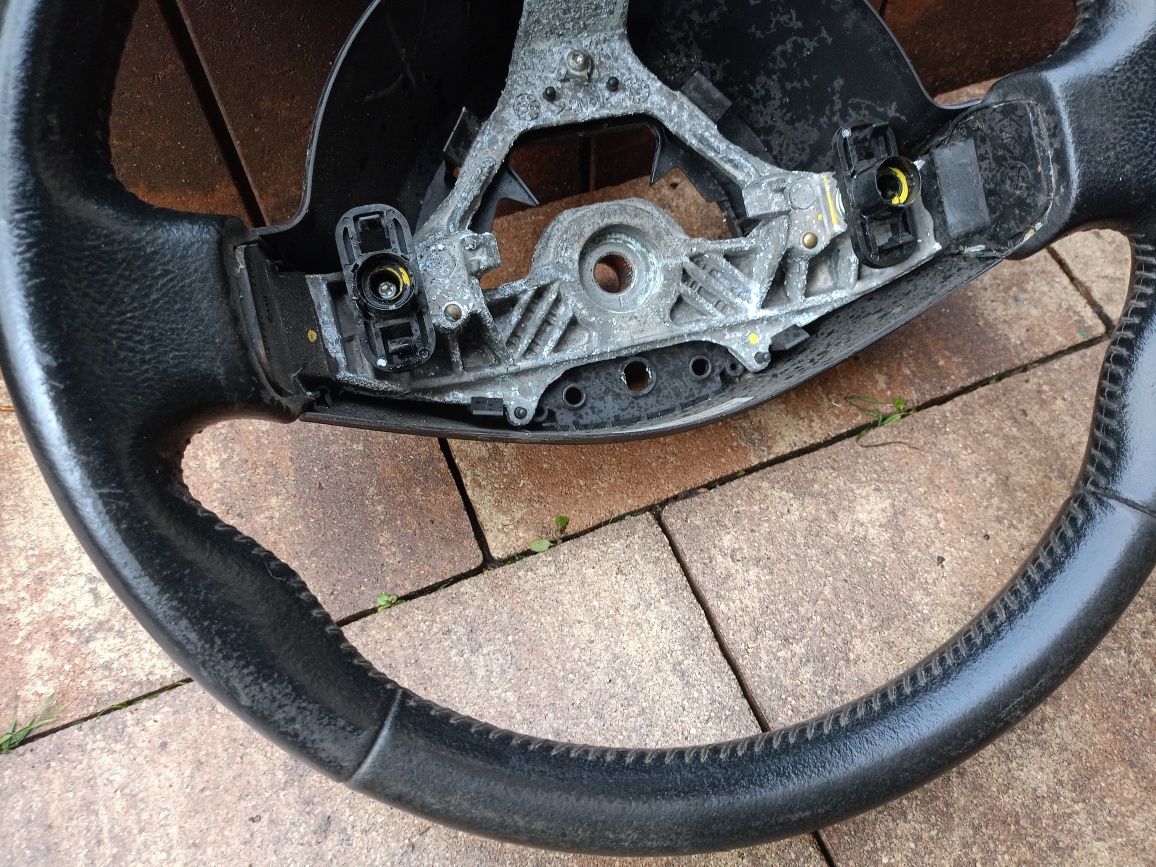 Kierownica skórzana nissan Qashqai J10