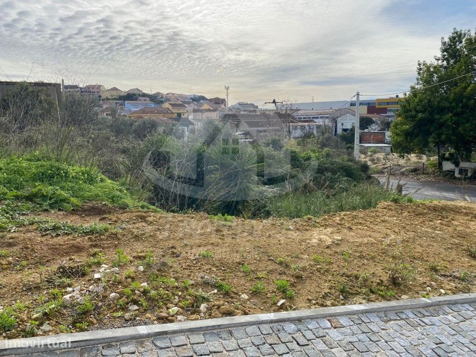 Terreno de gaveto com 455,90 m² no Bairro da Bela Vista em Frielas,...