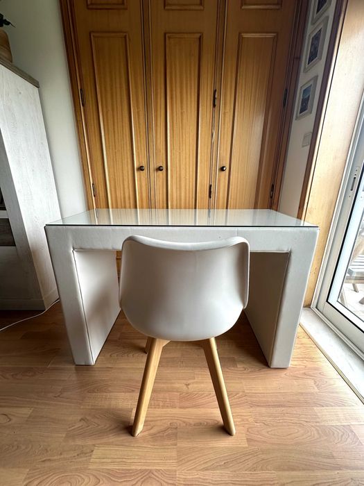 Vendo toucador (mesa + cadeira)