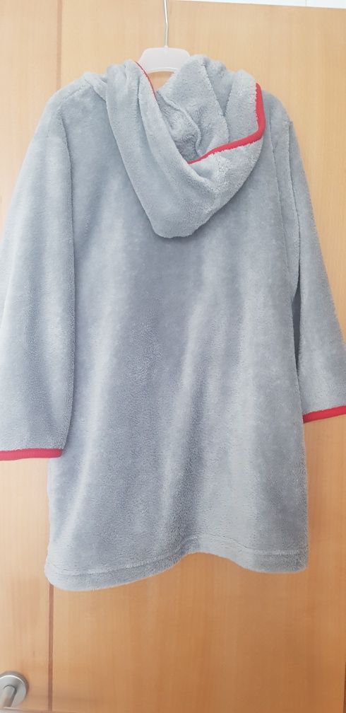 Vendo robe/roupão polar da Ourigo Kids, cor cinza, tamanho 8