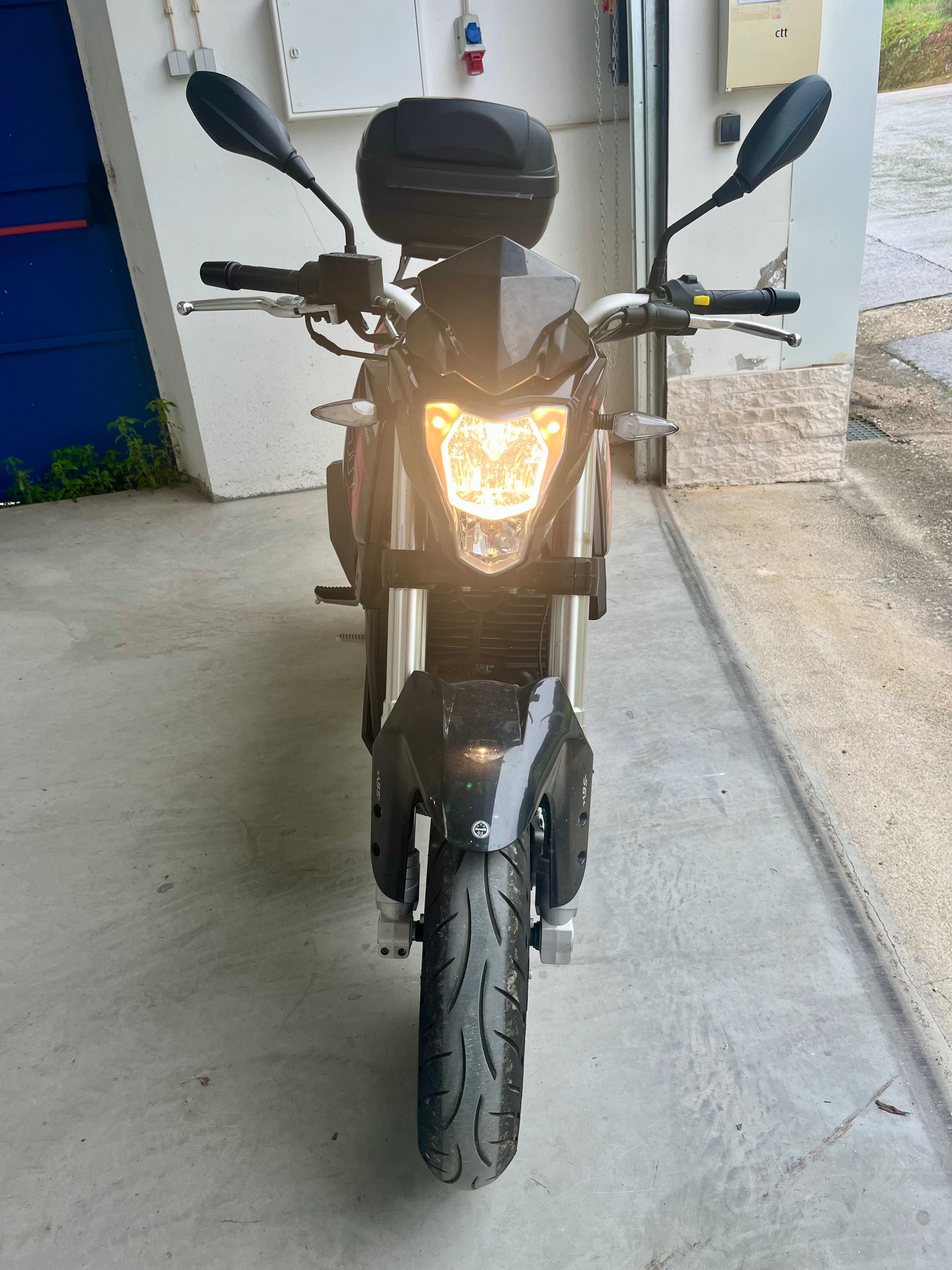 Benelli BN 251 só 5400kms