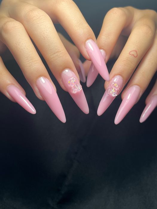 Маникюр на Победе