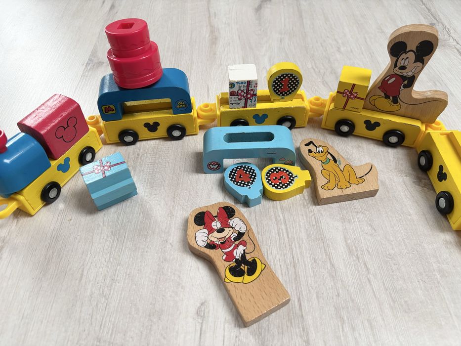 Pociąg drewniany, lokomotywa Disney