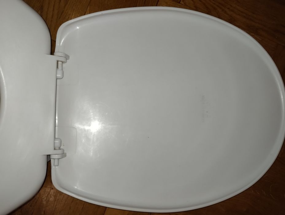 Кришка на унітаз