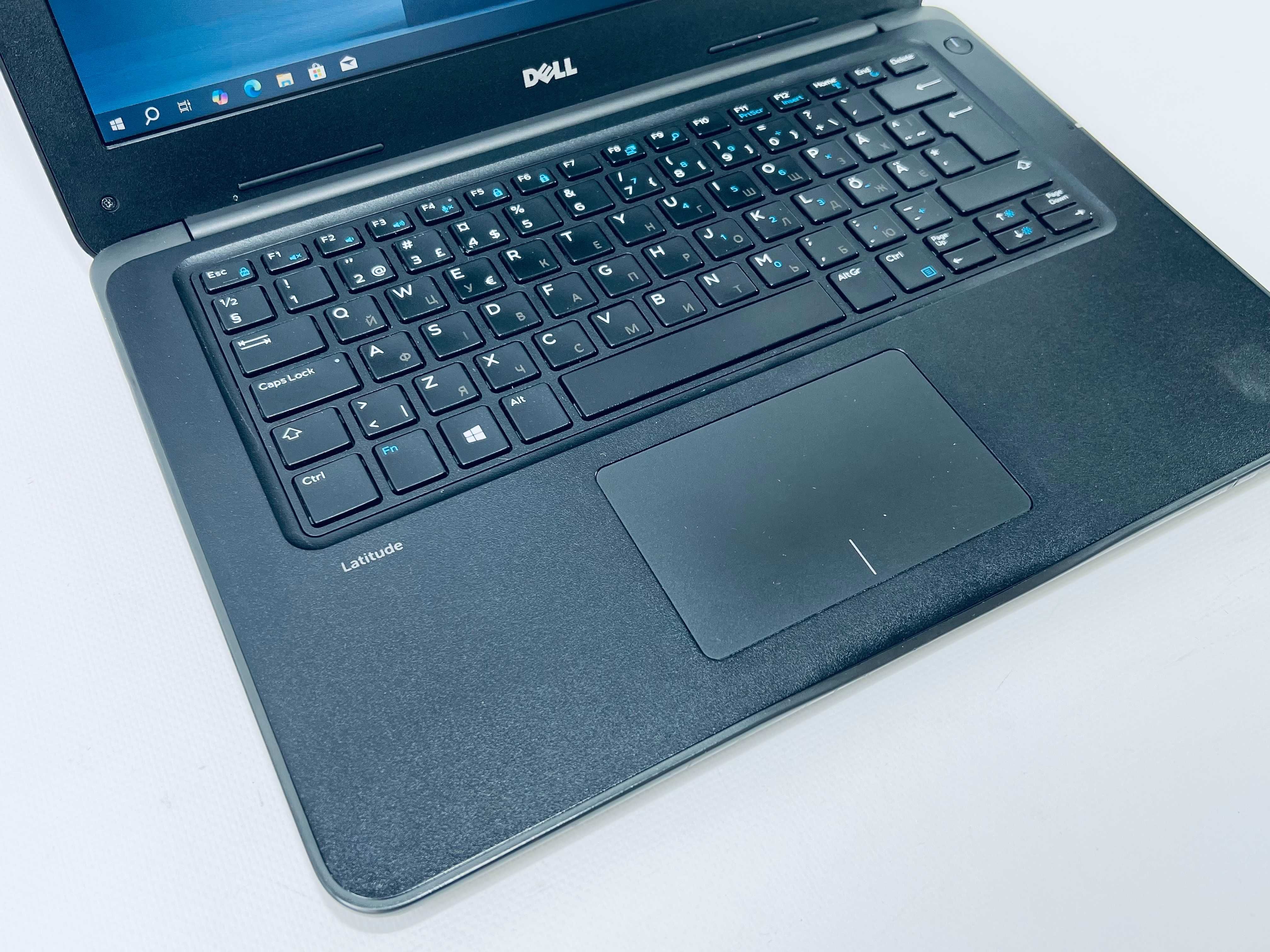 Ноутбук Dell Latitude 3380 \ i3-6006U \ 8gb \ 256gb \ 13.3' TN