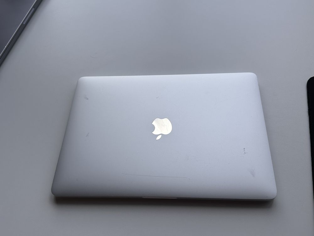 Macbook pro 2017 i5 8 256