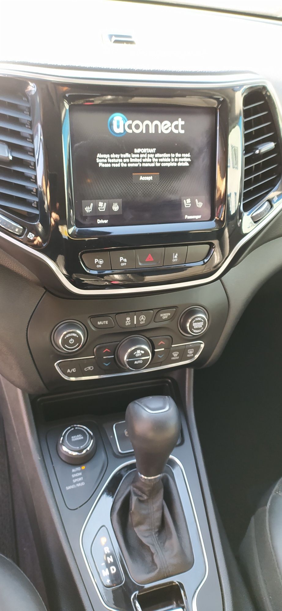 Jeep Cherokee Overland 2,0 turbo