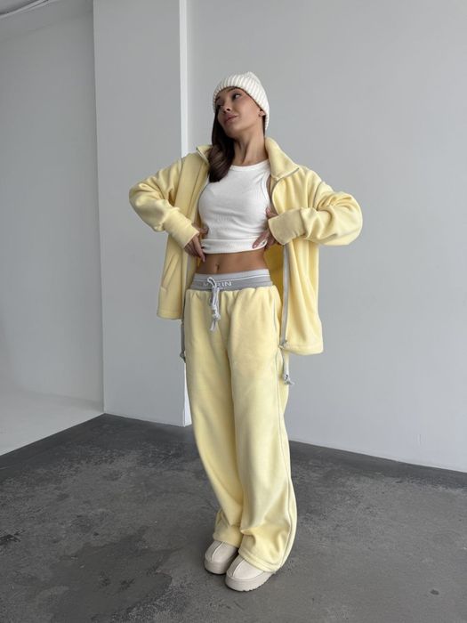 Жіночий костюм з флісу жовтий оверсайз