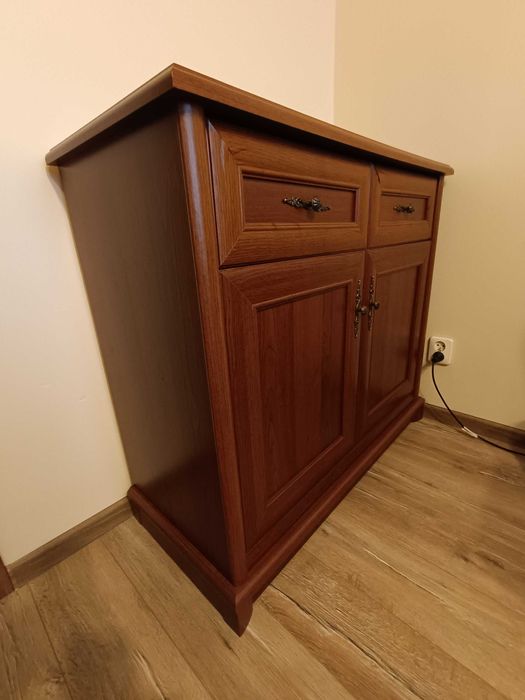 Zestaw mebli - komoda , witryna narożnikowa, stolik kawowy