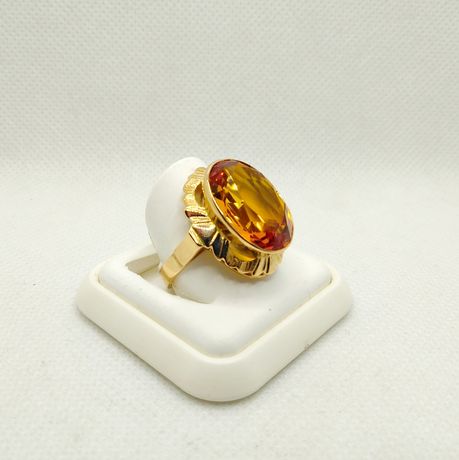 Złoty pierścionek z pomarańczowym oczkiem / złoto 585