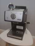 Kolbowy ekspres do kawy DeLonghi ECP33.21