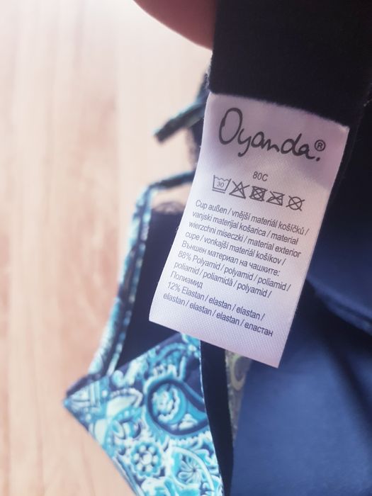 Nowy biustonosz damski bez Fiszbinów marki Oyanda rozmiar 80C.