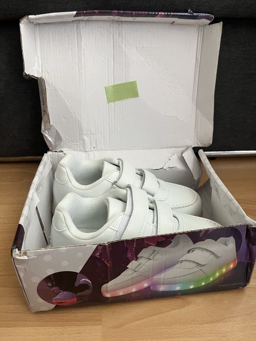Nowe buty dziecięce świecące 31/32