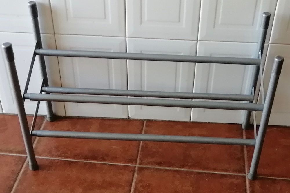 sapateira estensivel cinzenta